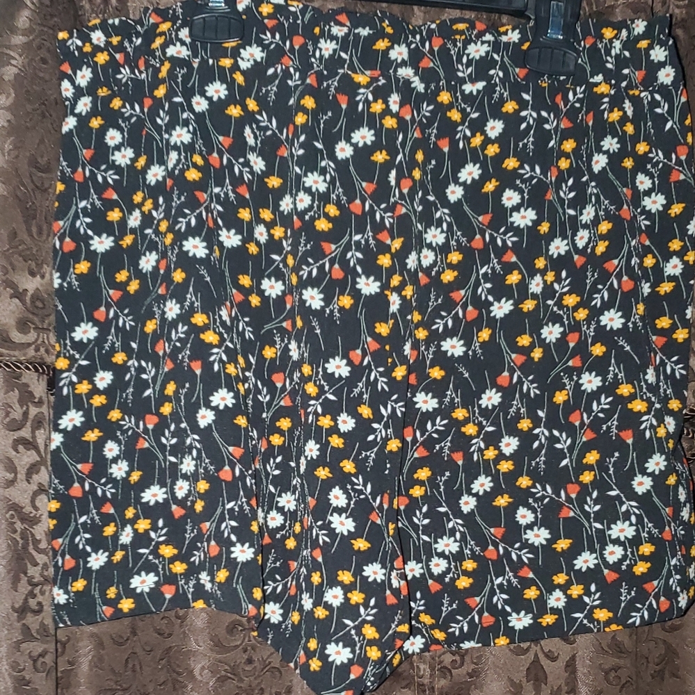Floral Shorts with pockets